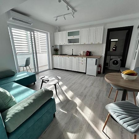 1 Mai - Luxury Park Apartments - Self Check-In - Private Parking - 2 Craiova Eksteriør billede