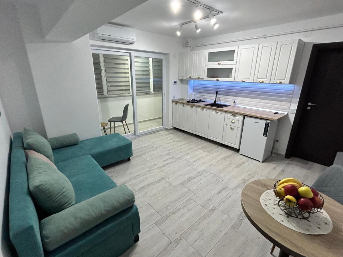 1 Mai - Luxury Park Apartments - Self Check-In - Private Parking - 2 Craiova Eksteriør billede
