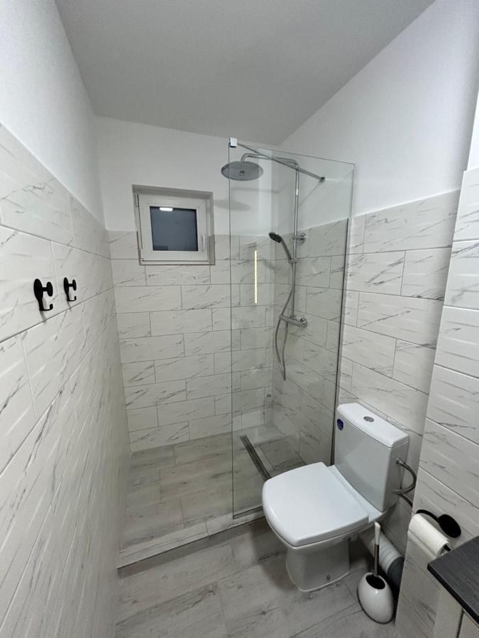 1 Mai - Luxury Park Apartments - Self Check-In - Private Parking - 2 Craiova Eksteriør billede