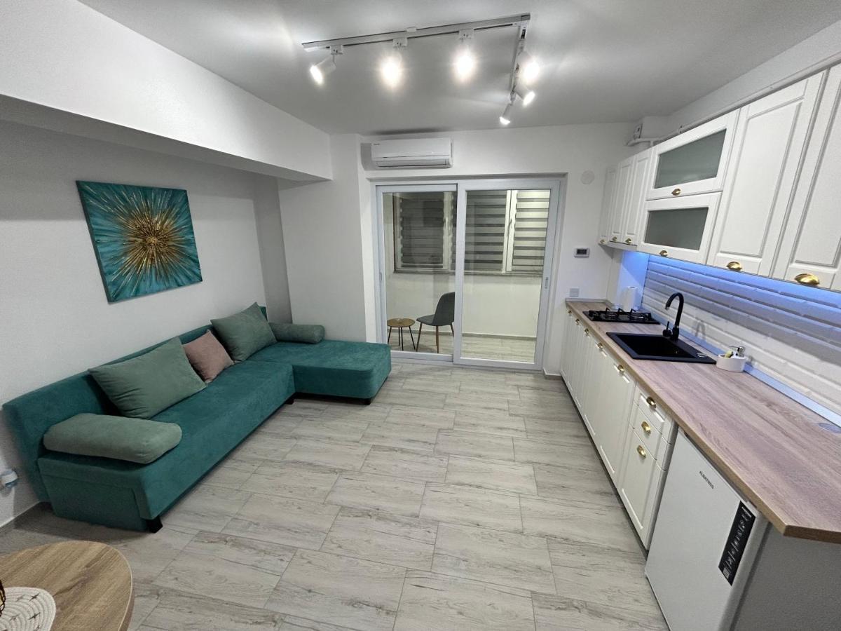 1 Mai - Luxury Park Apartments - Self Check-In - Private Parking - 2 Craiova Eksteriør billede