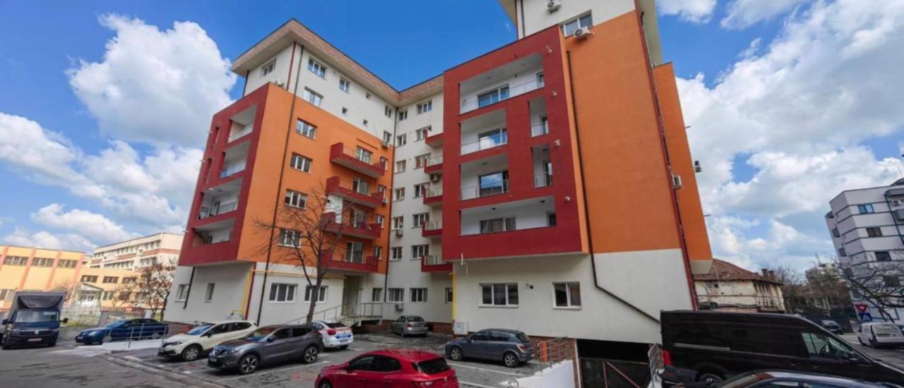 1 Mai - Luxury Park Apartments - Self Check-In - Private Parking - 2 Craiova Eksteriør billede
